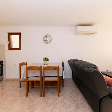 Ryanair'S Seaside Top Choice Zadar Apartment